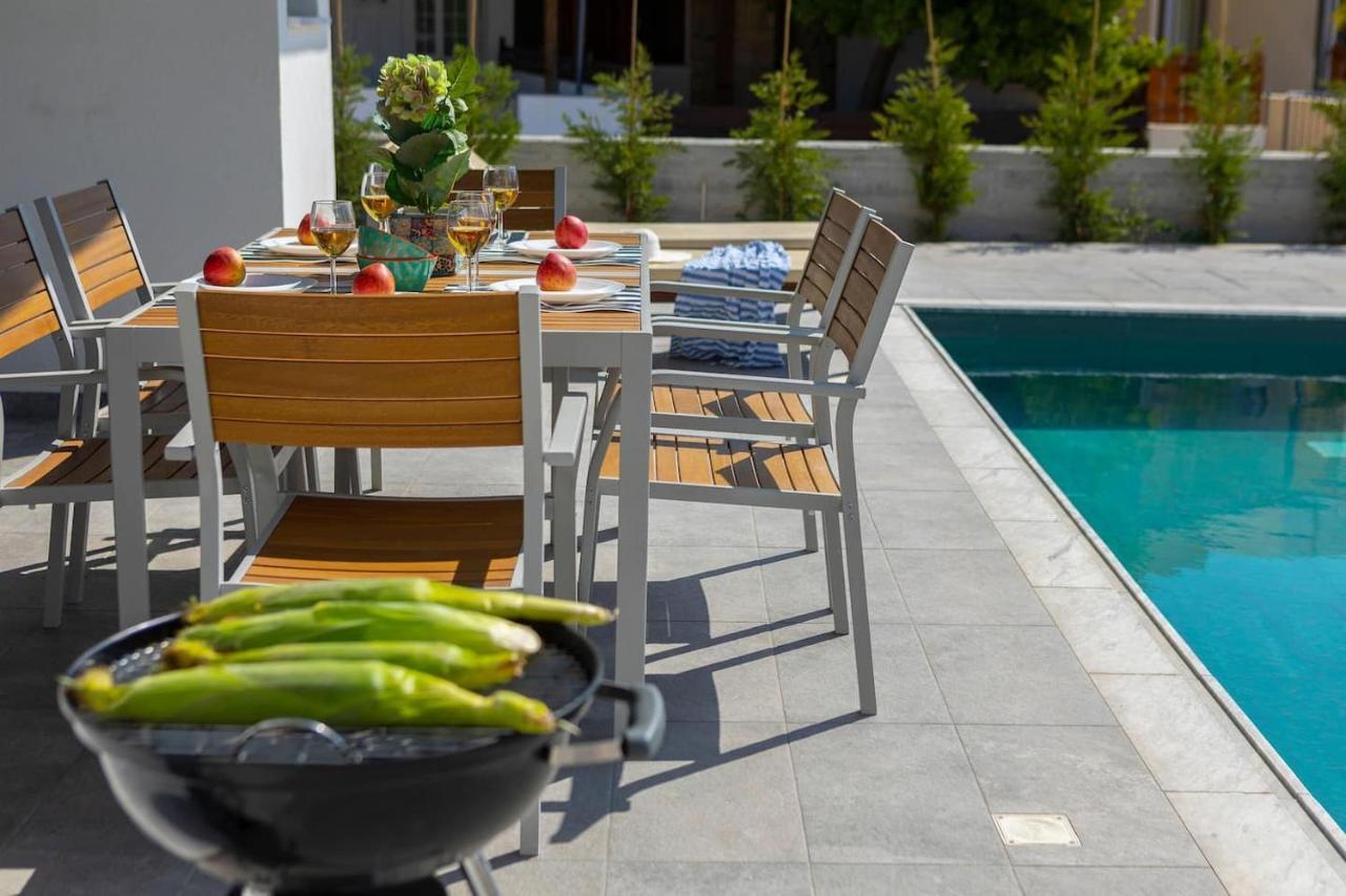 Villa Yria คอรัลเบย์ ภายนอก รูปภาพ